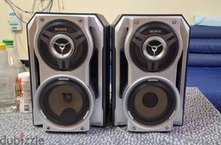 2 Sony speaker 6 oms