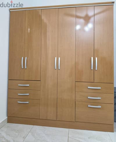 ​Spacious Wooden Almirah / Wardrobe in Excellent Condition
