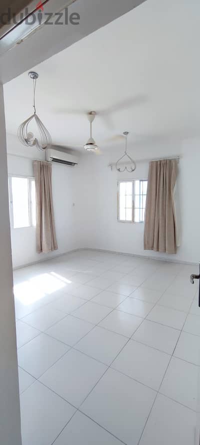 BIG ROOM FOR RENT