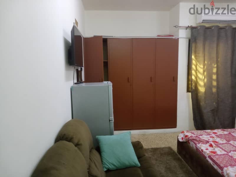 Room for rent in Al Khuwair. 5