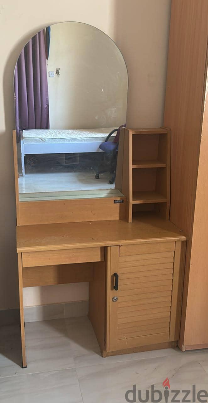 Dressing table for sale 4