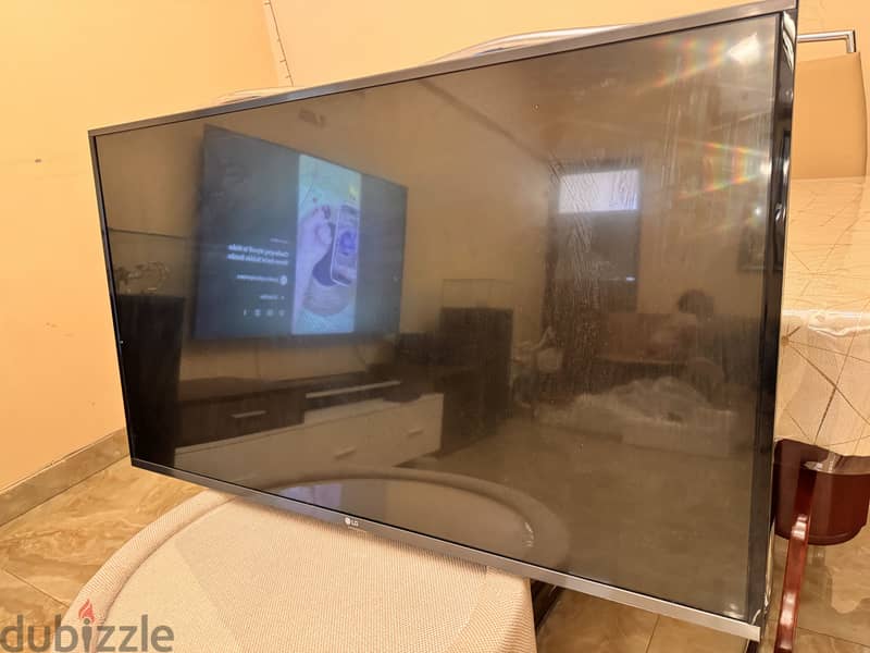 43” LG TV - 2