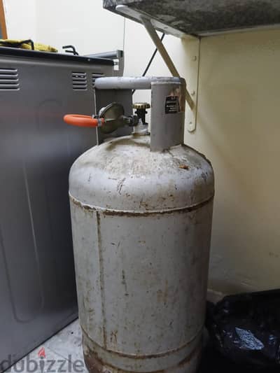 FLEXY Electric oven& Gas cylinder for sale|فرن كهربائي وأسطوانة غاز