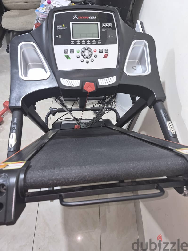 Techogear treadmill with messager  in excellent condition 2