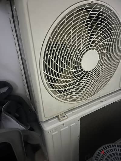 Voltas 1.5 ton super general 1.5 ton 2years used ac