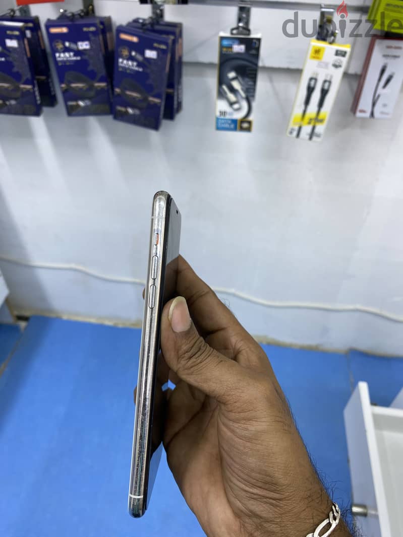 Apple - iPhone 11 Pro Max 5