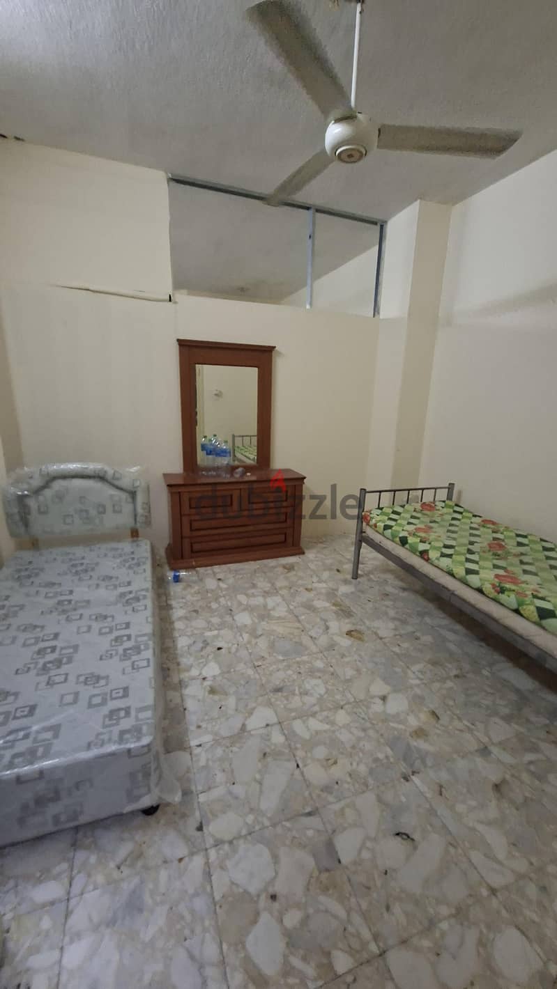 Bachelors Bedspace  available 3