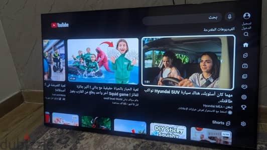تلفاز بحاله جيده استعمال بسيط مع استاند الجدار