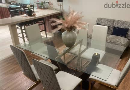 very beautiful dining table for sale