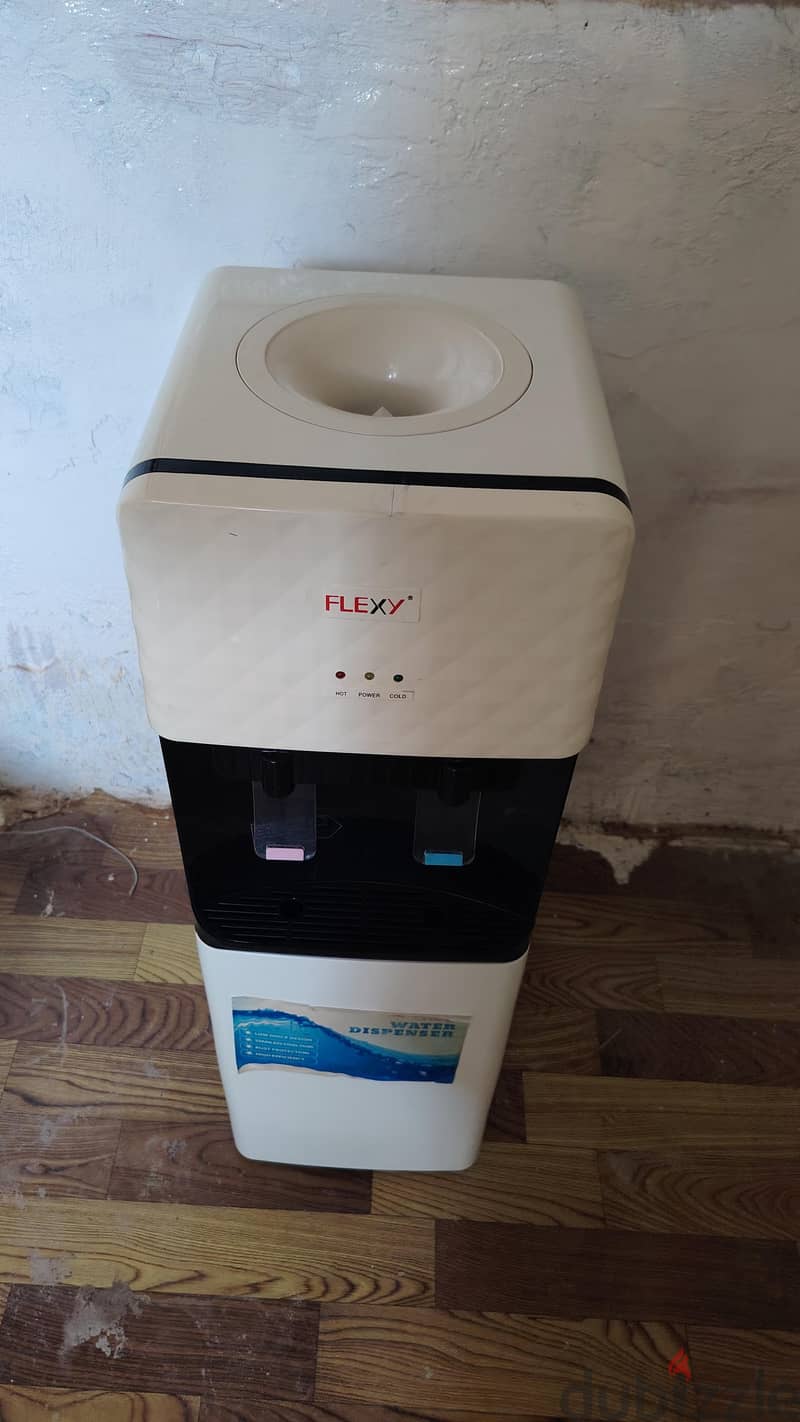 WATER DISPENSER 2