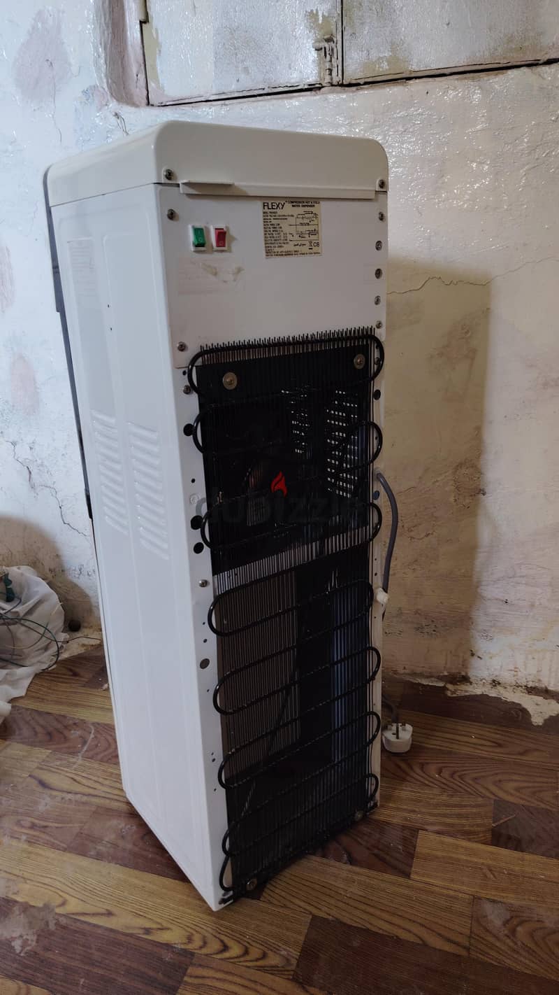WATER DISPENSER 3