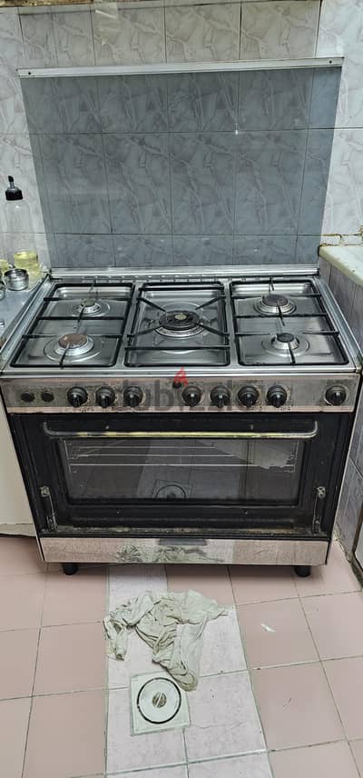 Cooking range cooker