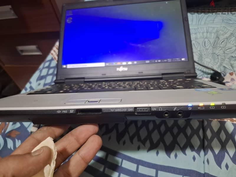 fujistu lapto 2