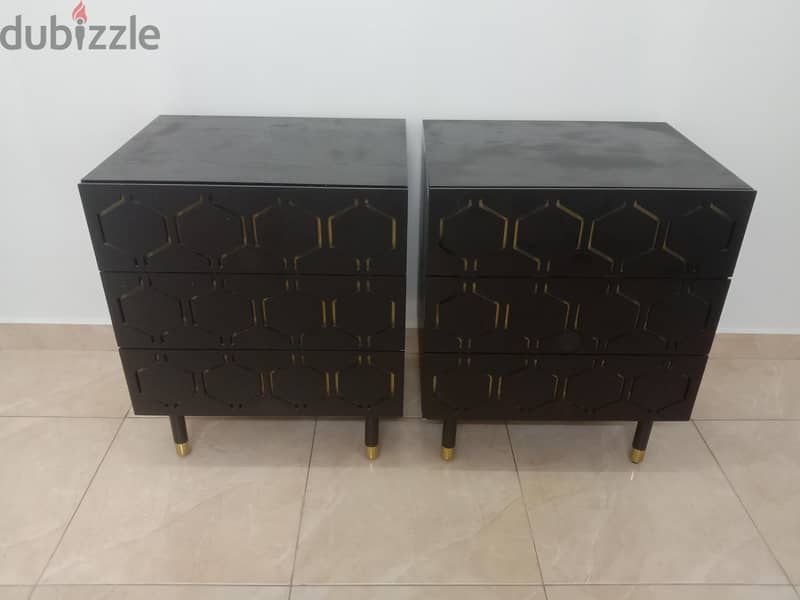Side table 3drawer good condition only 1month used 2