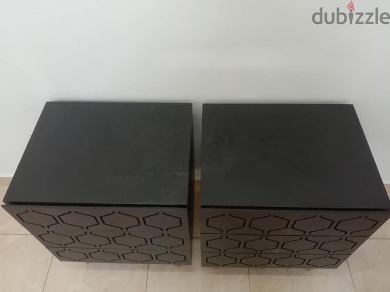 Side table 3drawer good condition only 1month used 4