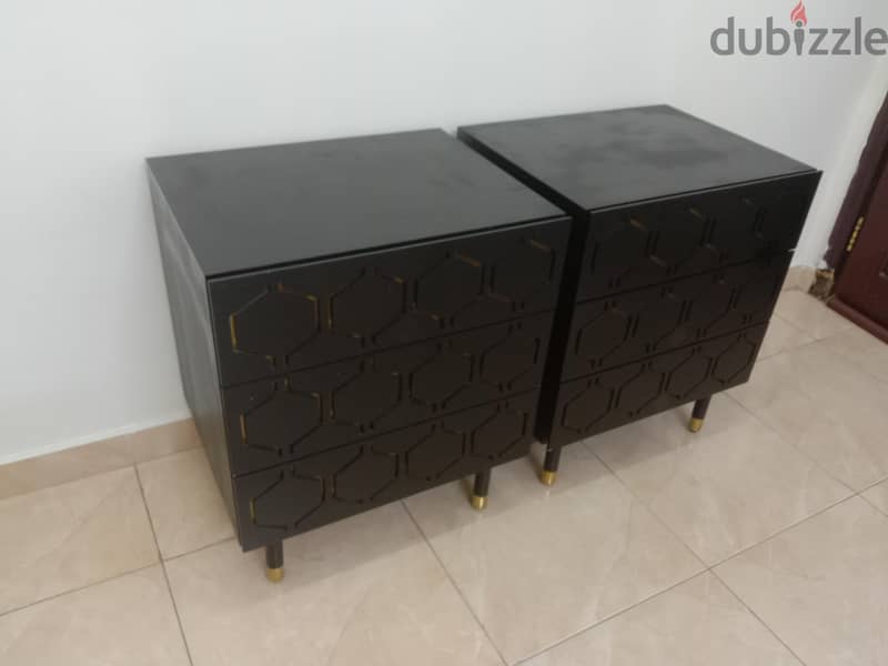 Side table 3drawer good condition only 1month used 5