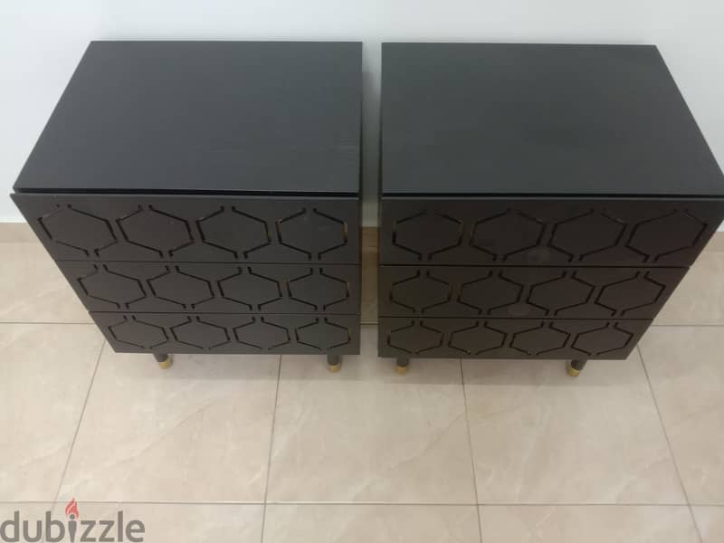 Side table 3drawer good condition only 1month used 9