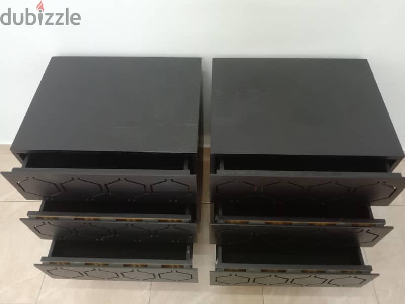Side table 3drawer good condition only 1month used 10