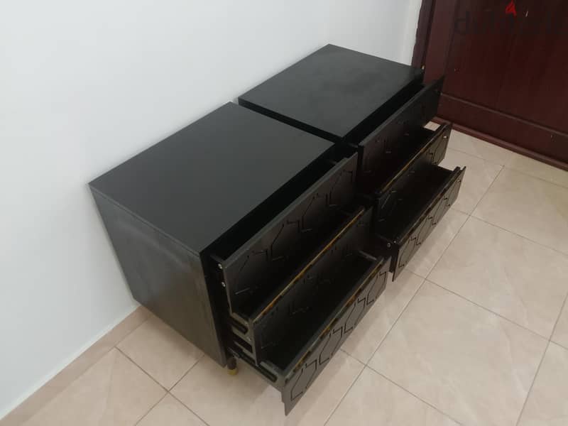 Side table 3drawer good condition only 1month used 14