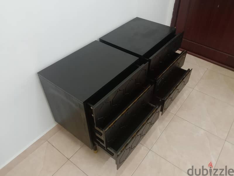 Side table 3drawer good condition only 1month used 15