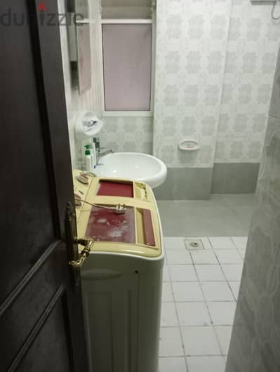 furnished large room near Miraj restaurants Al khuwair