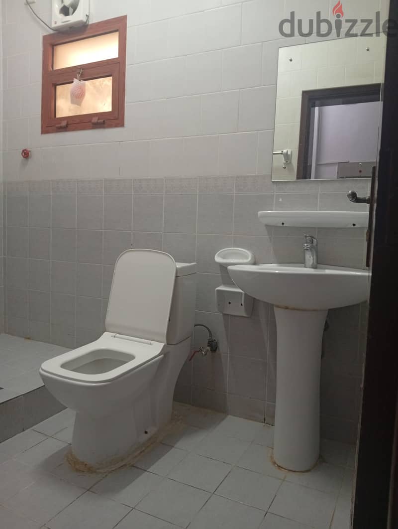 Furnished room in Ghubrah (Executive bachelor) 2