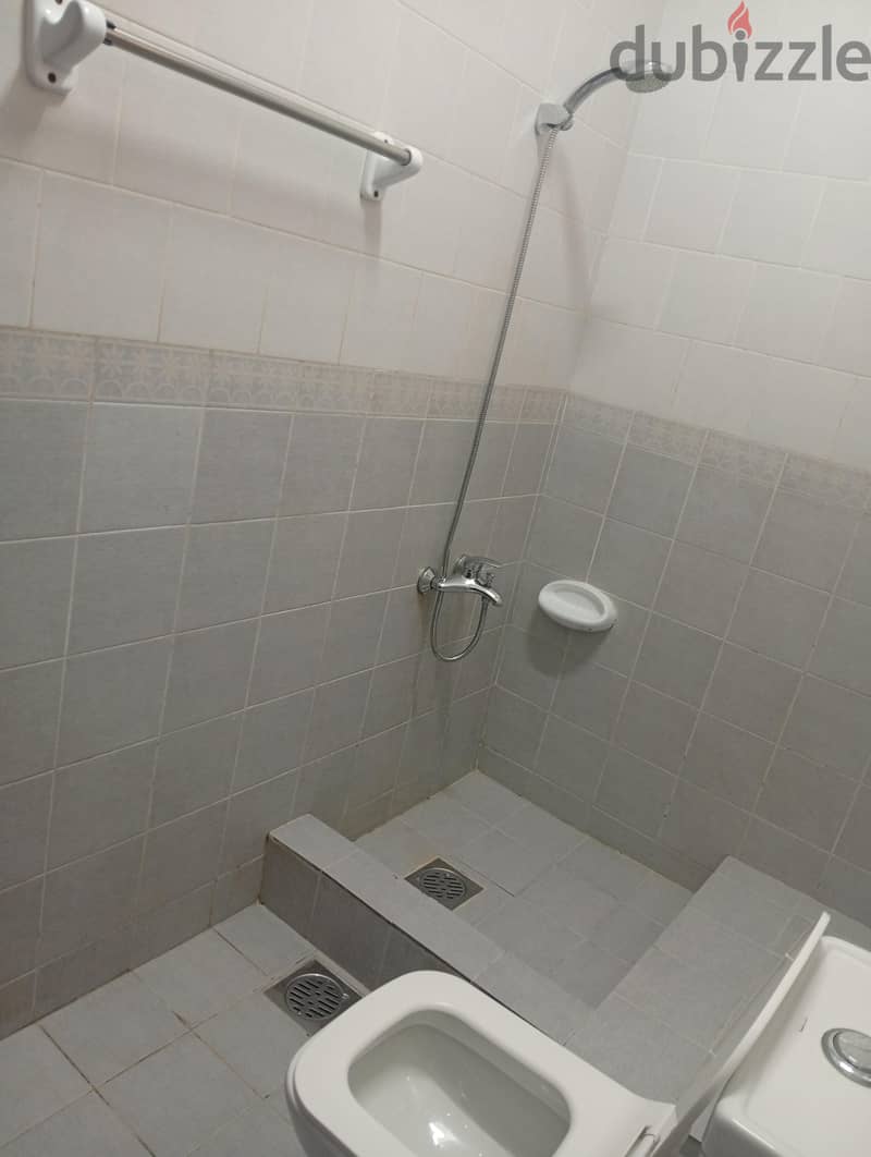 Furnished room in Ghubrah (Executive bachelor) 3