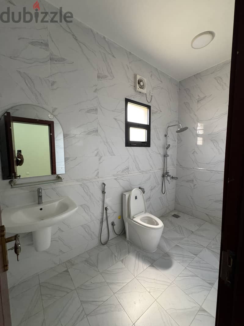  Spacious 5+1 Bedroom Villa for Rent in Al Khoud 4 9
