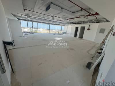 Spacious High Floor Office Space for Rent | مكتب واسع بإطلالة جميلة للإيجار