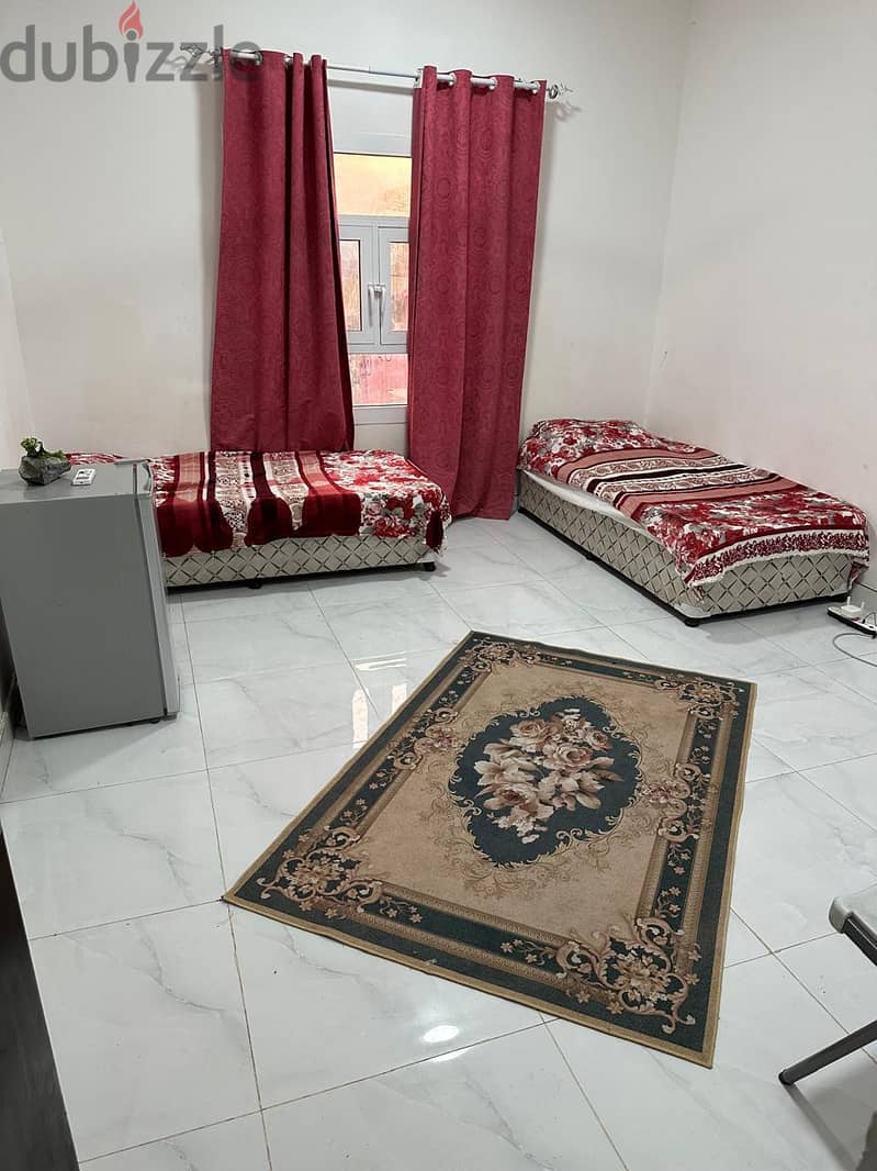 one room whit private bathroom 1
