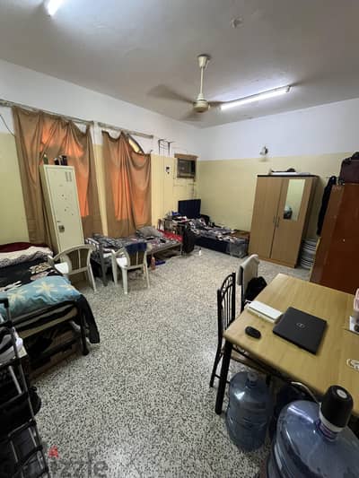 Sharing bedspace available