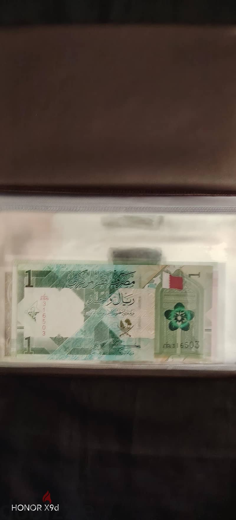20 Banknotes Album with 15 countries 11