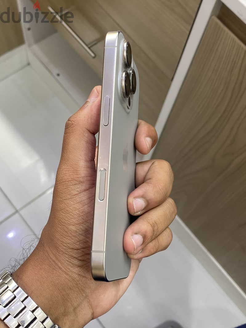 Apple - iPhone 16 Pro BRAND NEW CONDITION 6