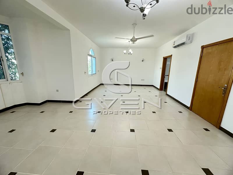 UXURIOUS 5-BEDROOM VILLA FOR RENT 3