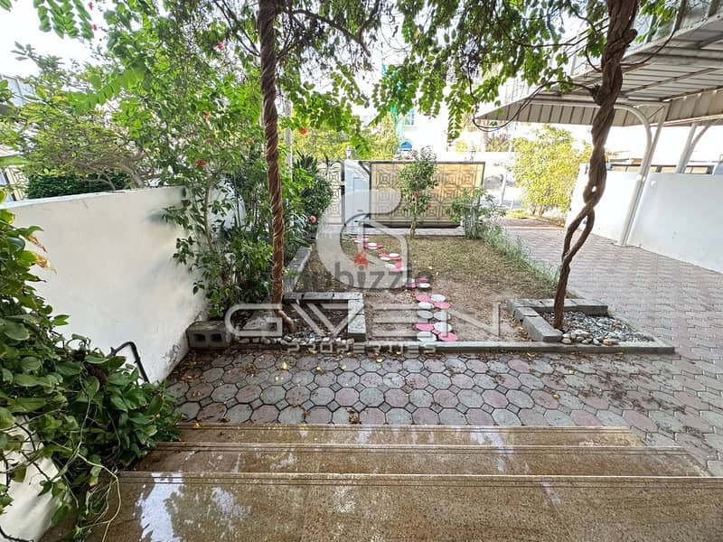 UXURIOUS 5-BEDROOM VILLA FOR RENT 5