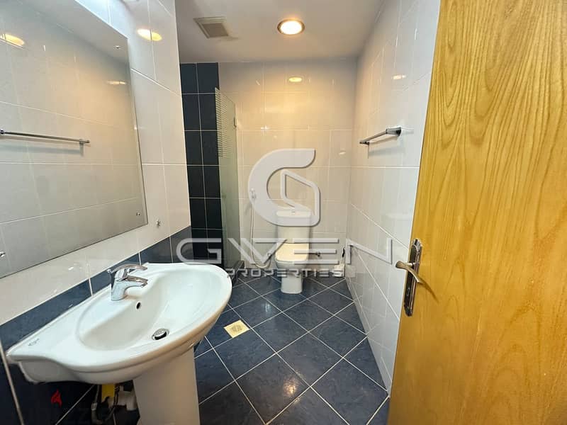 UXURIOUS 5-BEDROOM VILLA FOR RENT 9
