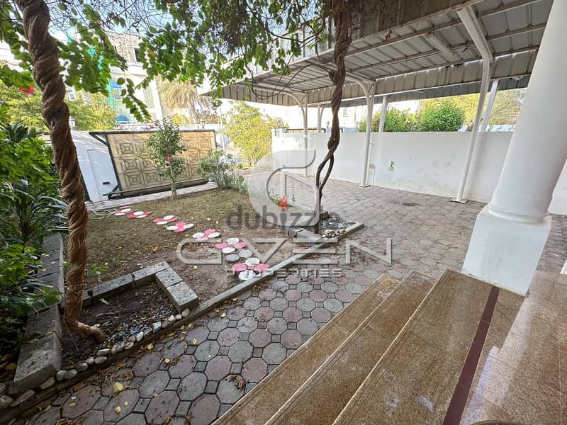 UXURIOUS 5-BEDROOM VILLA FOR RENT 15