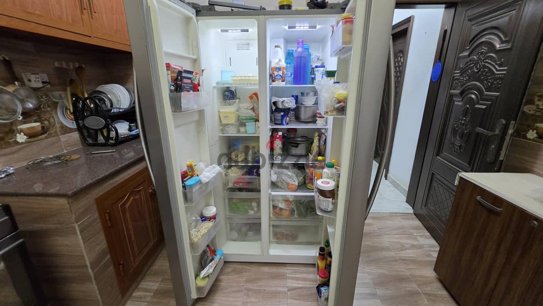 Midea Side-by-Side Refrigerator 689L - Inverter Compressor 2