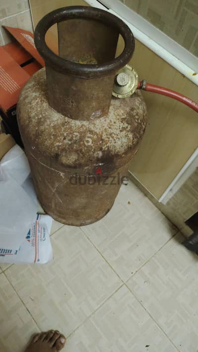 Gas cylinder