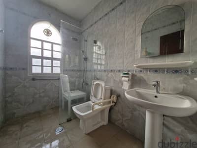 Prestigious 6-bedroom standalone