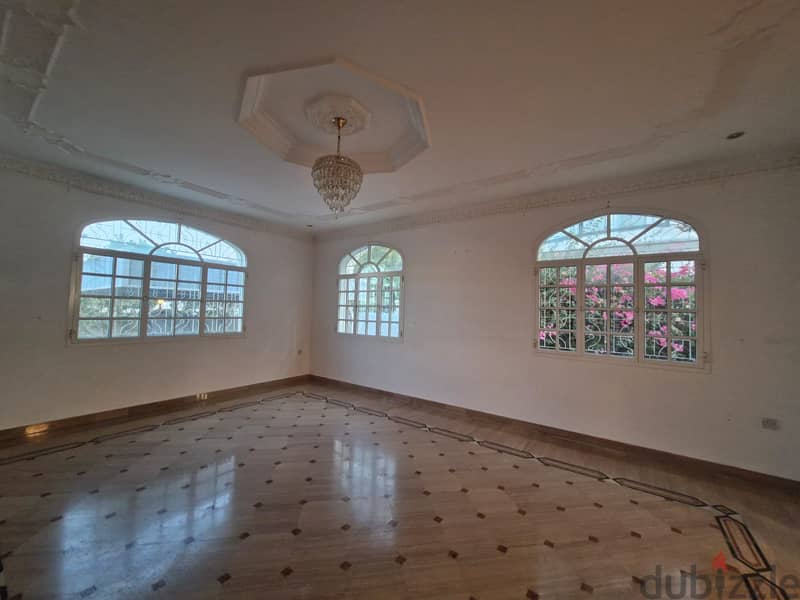 Prestigious 6-bedroom standalone 10