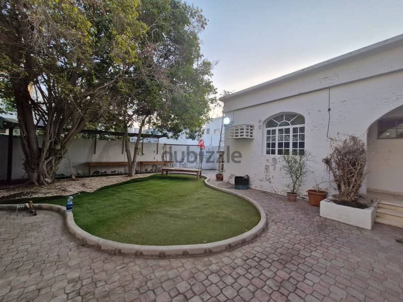 Prestigious 6-bedroom standalone 11