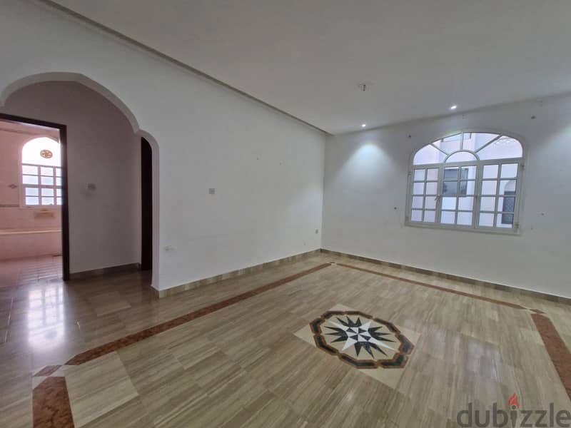 Prestigious 6-bedroom standalone 18