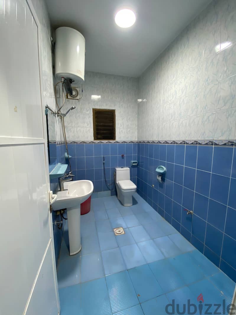 ROOM FOR RENT – AL KHUWAIR 4