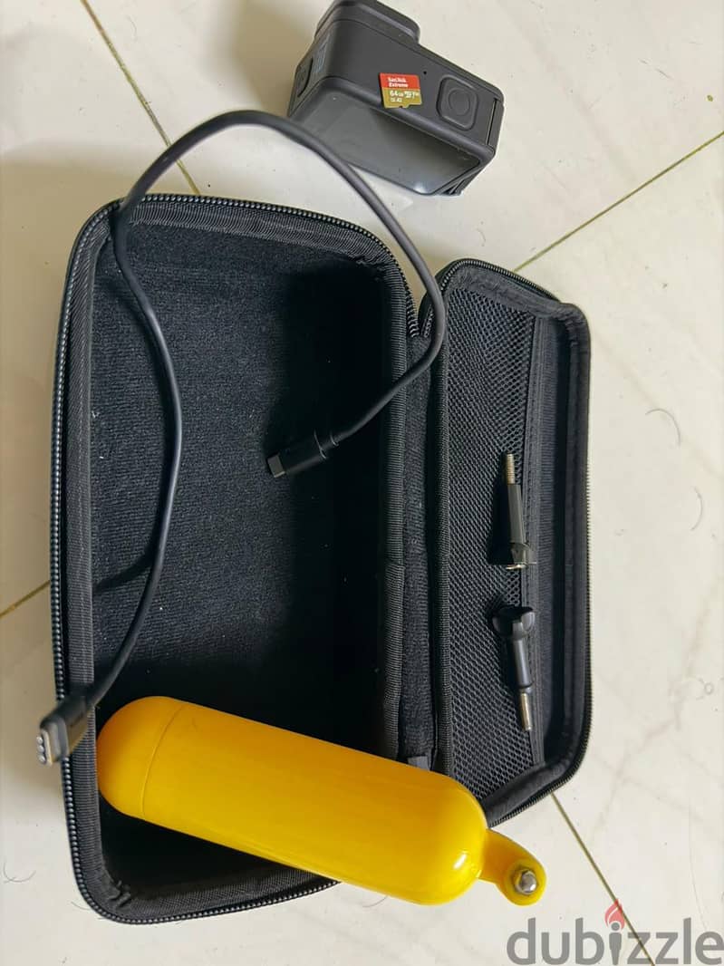 only 4 month used gopro hero 13 +64gb memmory card 4