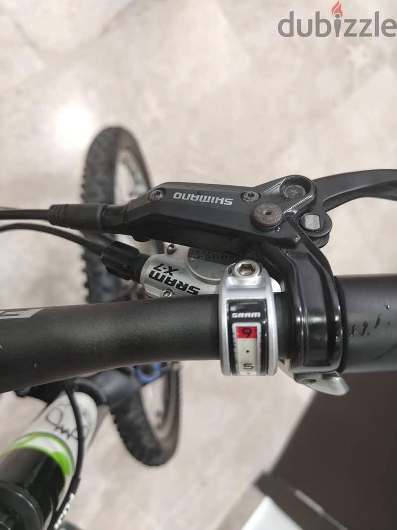 Fuji Mountain Bike(Large Fram)-Excellent condition and ready ti ride 2