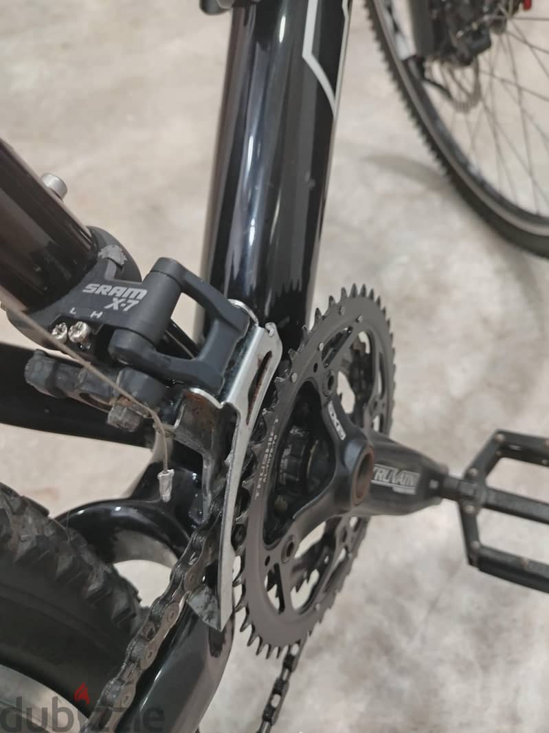 Fuji Mountain Bike(Large Fram)-Excellent condition and ready ti ride 9