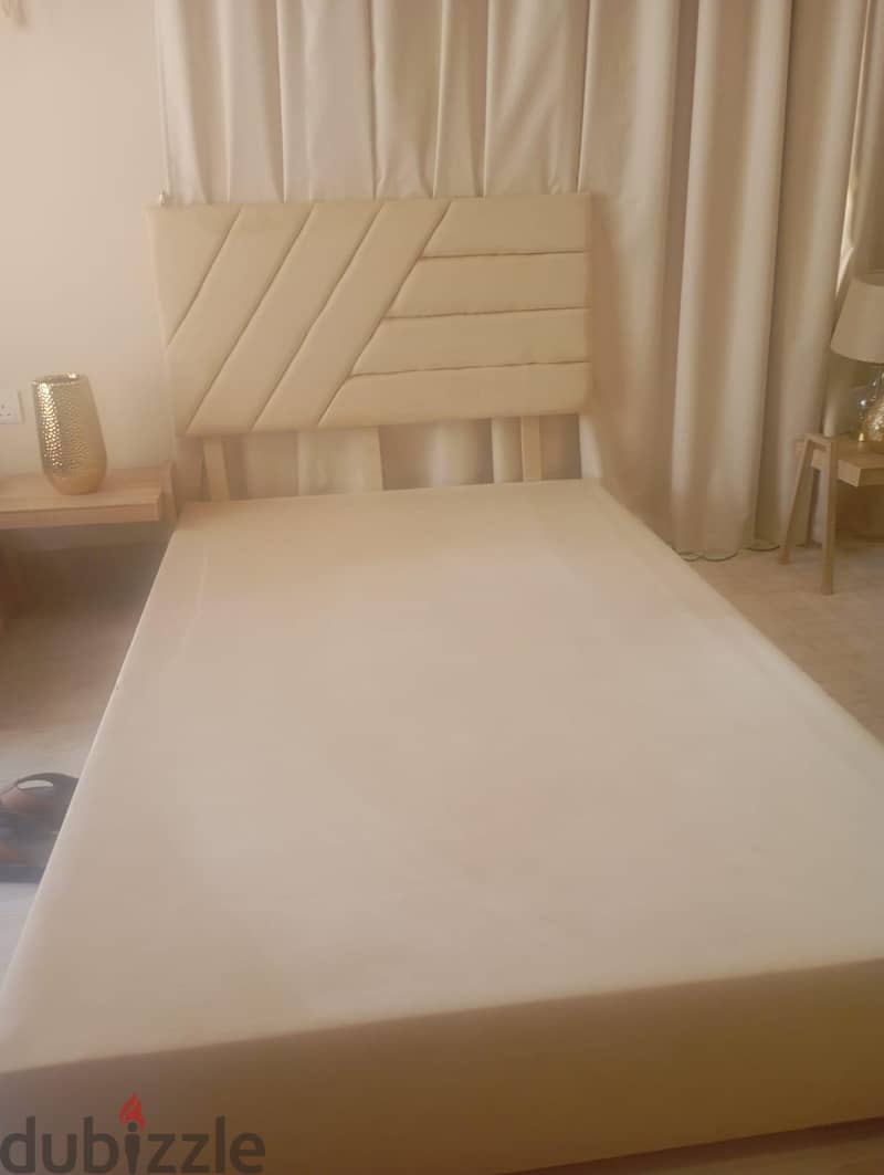 selling 2beds  at 20rials each. 1