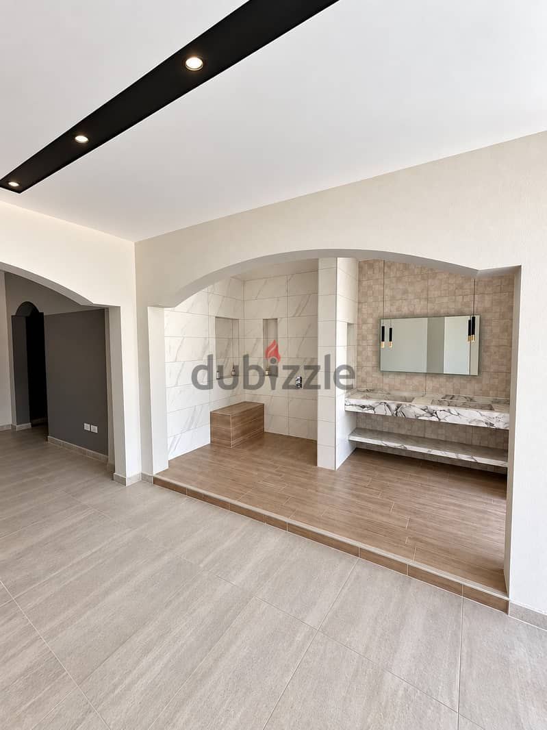 Prime Commercial Space – Ideal for Showroom or Retail 1