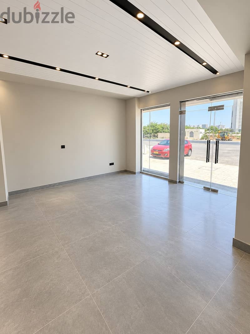 Prime Commercial Space – Ideal for Showroom or Retail 6